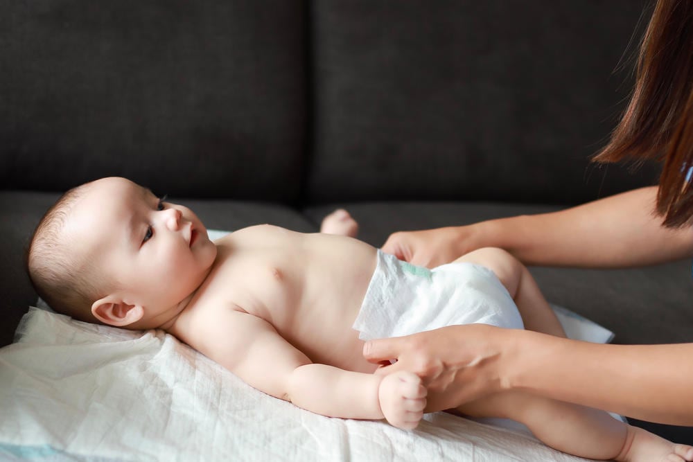 Cách chăm sóc trẻ trong 3 tháng đầu đời